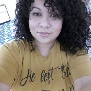 Meet your Posher, Alexis